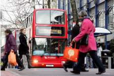 «Huelva en Londres»: la imagen de Huelva recorre Londres en 25 autobuses