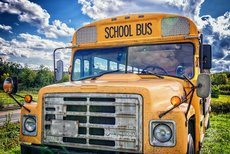 Los autobuses eléctricos llevan a los más pequeños al colegio