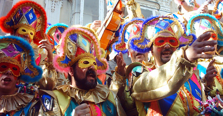 Cadiz-y-las-chirigotas-son-considerados-los-mejores-carnavales-de-toda-españa
