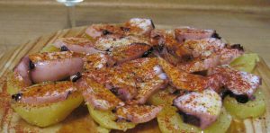 El pulpo a la gallega es un plato tipico de Lugo y Pontevedra