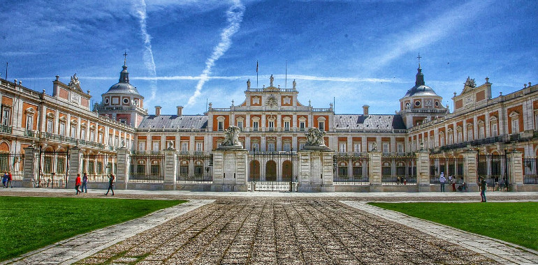 palacio de aranjuez cerca de madrid